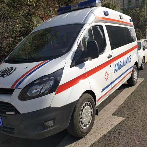 郊区品质救护车出租,为您的健康出行负责