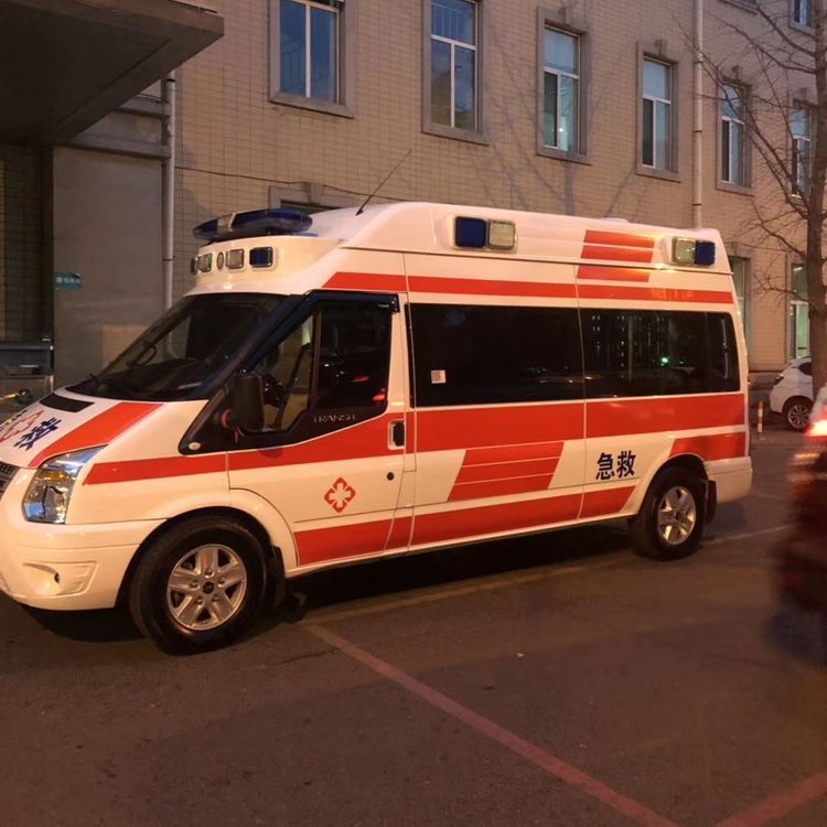 郊区夜间租赁救护车护送病人转院：安全转运的 8 大核心注意事项